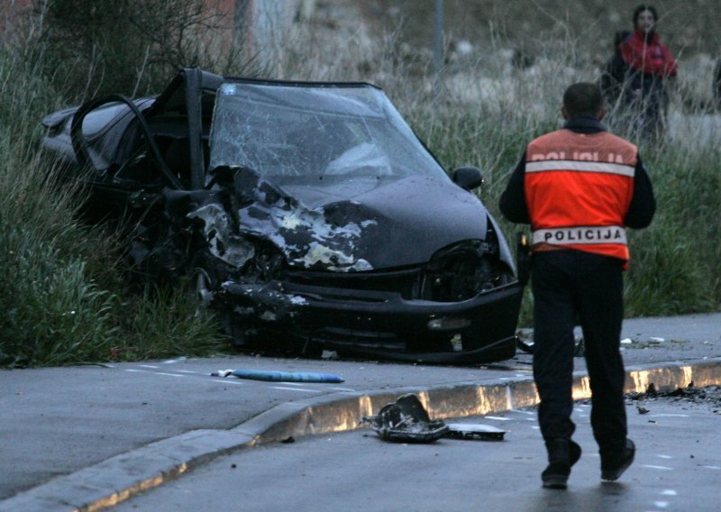 U Hondi smrtno stradao 27-godišnjak