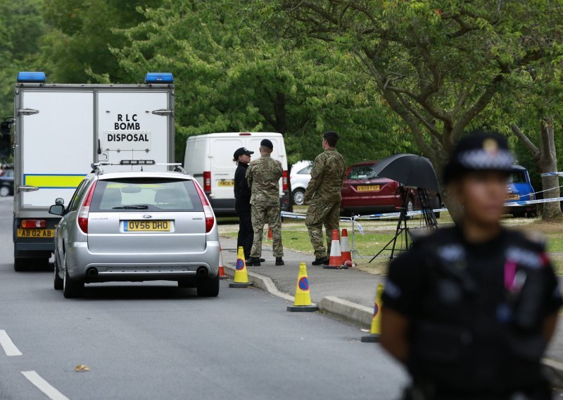 Evakuirane kuće susjeda obitelji ubijene u Francuskoj