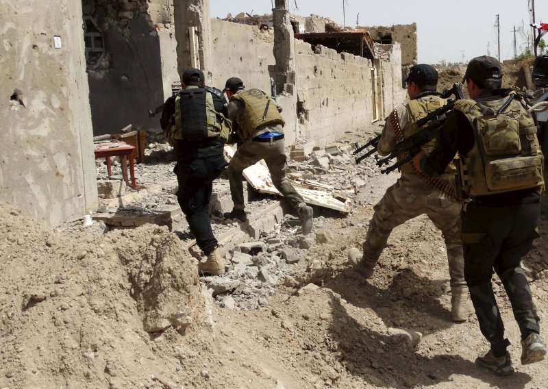 Iračka vojska jedva odoljeva napadu Islamske države na rafineriju Baiji