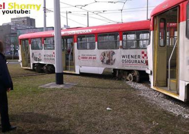 Tramvaj izletio s tračnica, a putnicima ni riječ