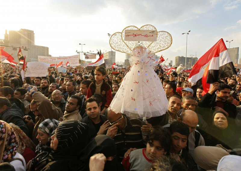 Prosvjednici odbili Mubarakove izmjene Ustava