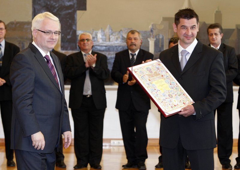 Josipović: Razmisliti o nagodbi sa Srbima
