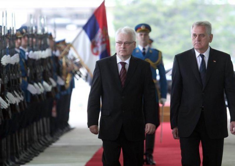 Josipović u Beogradu dočekan uz najviše državne počasti