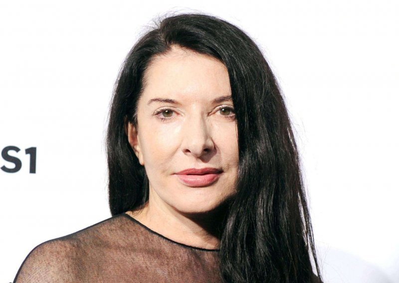 Marina Abramović potiče na odvajanje od vanjskog svijeta