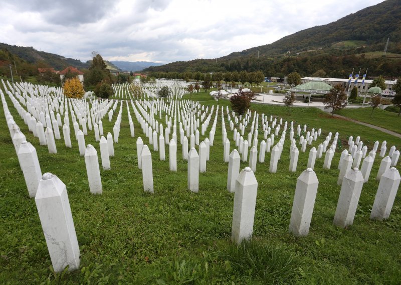 'Djeca u Srbiji bi morala učiti o Srebrenici u školama'
