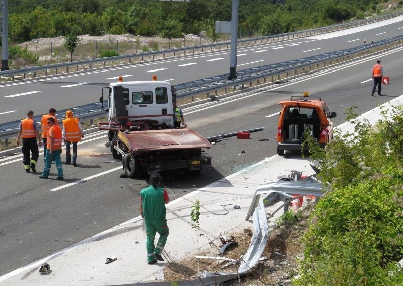 U nesreći kod Šestanovca ozlijeđeno nekoliko osoba