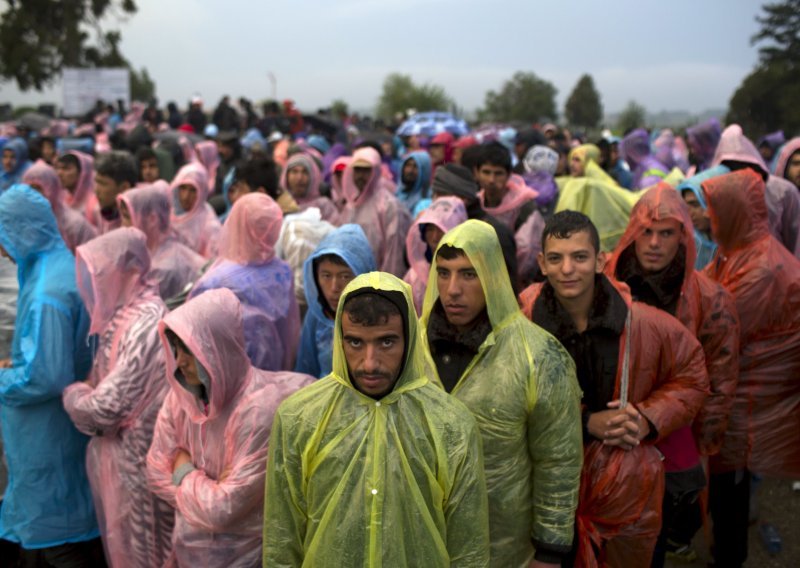 Oko 160 interventnih specijalaca stiglo na jug zatvoriti granicu?