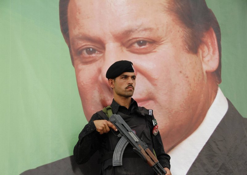 Sharif najavio nastavak borbe protiv talibana