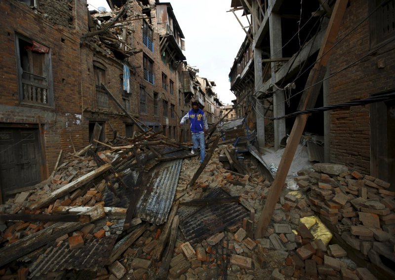 UN uputio hitan poziv na donacije za spašene u Nepalu