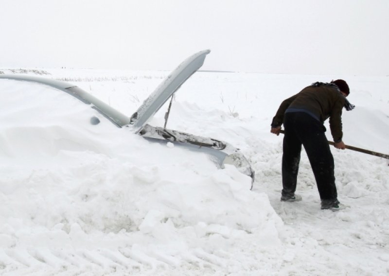 Bitter winter tightens its grip over Croatia, traffic paralysed