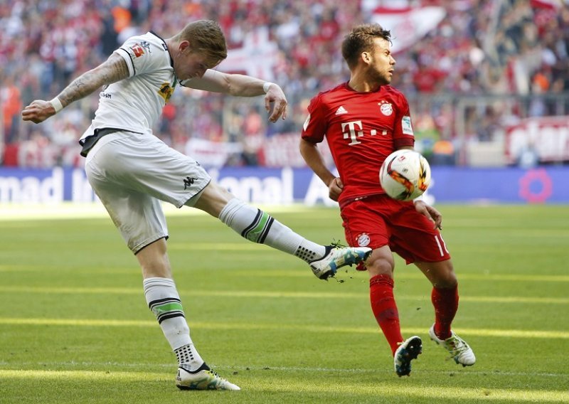 Kramarić nekažnjen za promašeni penal; Bayern još bez naslova