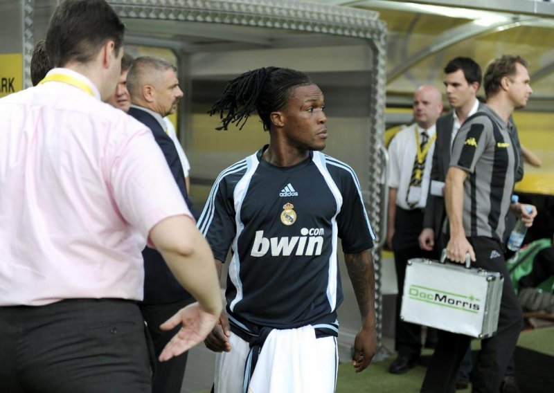 Pogledajte kako udara Royston Drenthe