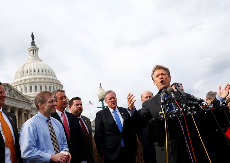 Rand Paul optužio Trumpa da uvodi 'Obamacare Light'