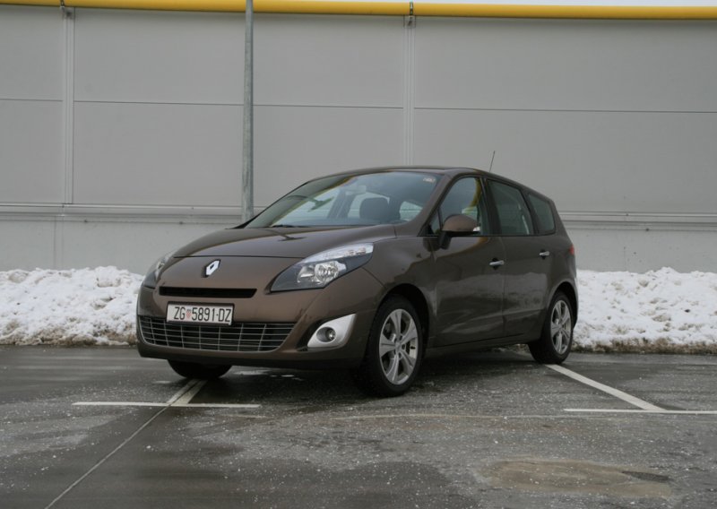 Renault Grand Scenic 1.9 dCi Dynamique - štreberski monovolumen