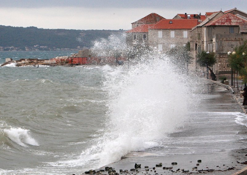 Olujno nevrijeme u Kaštelima