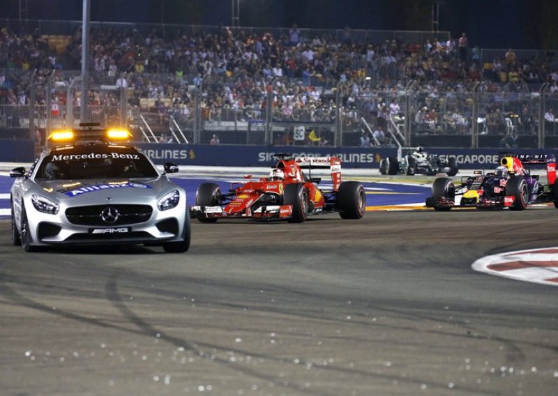 Vettel u Singapuru pod pritiskom: Na omiljenoj stazi mora uzvratiti!