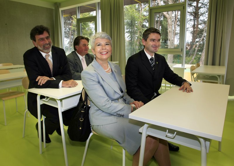 PM opens 'most beautiful' school in Croatia