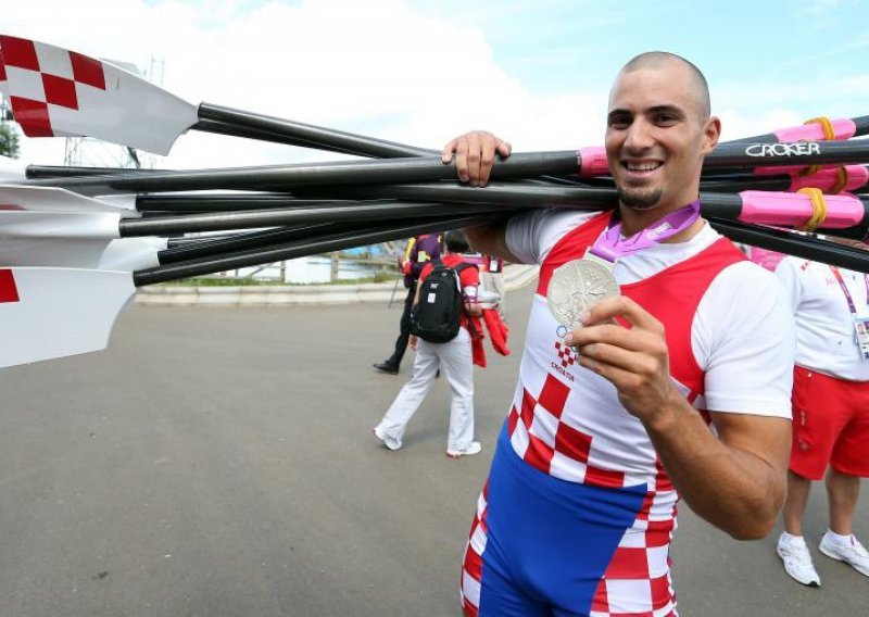 Sinkovic brothers win gold, women's crew takes bronze