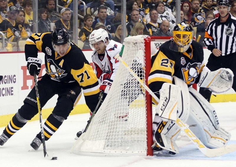 Pittsburgh Penguinsi u obranu titule krenuli pobjedom u derbiju