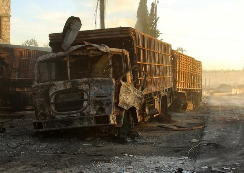 Oko 20 mrtvih u napadu na humanitarni konvoj u Siriji