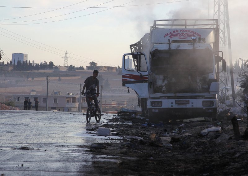 UN obustavio humanitarne konvoje za Siriju nakon napada