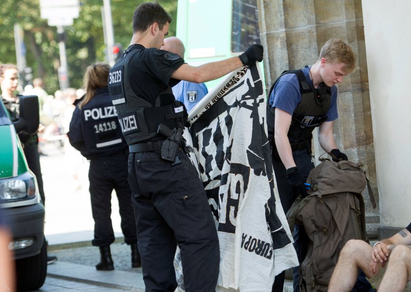Ekstremni desničari zauzeli Brandenburška vrata