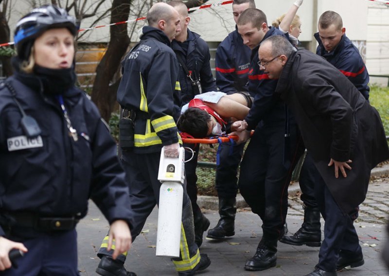 Masakr u redakciji satiričnog lista u Parizu, 12 mrtvih!