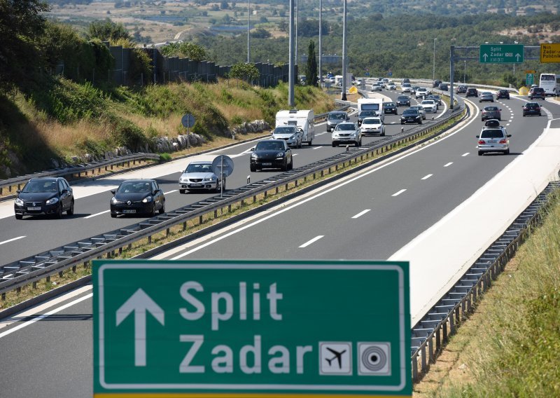 HAK upozorava: Na autocesti A1 kod odmorišta Draganić životinja na putu
