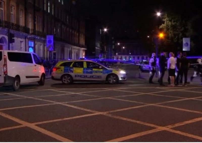 U napadu nožem u Londonu žena ubijena, više ozlijeđenih