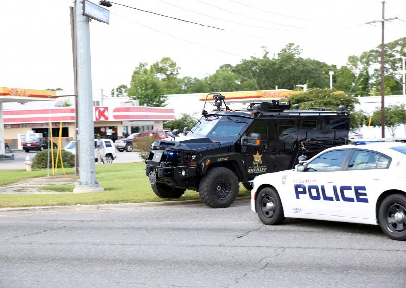 Trojica policajaca ubijena u Baton Rougeu u SAD-u, ima ranjenih