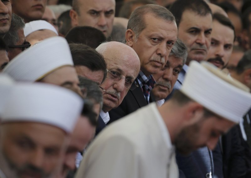 Erdogan neće odgađati korištenje smrtne kazne