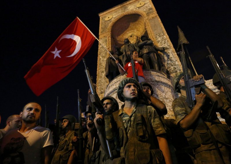 Godišnjica državnog udara nakon kojeg je Eerdogan 'očistio' Tursku
