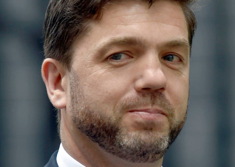 Stephen Crabb prvi kandidat za Cameronova nasljednika