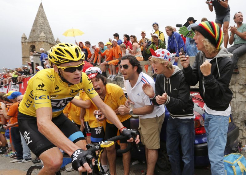 Policija pucala na automobil uoči zadnje etape Tour de Francea