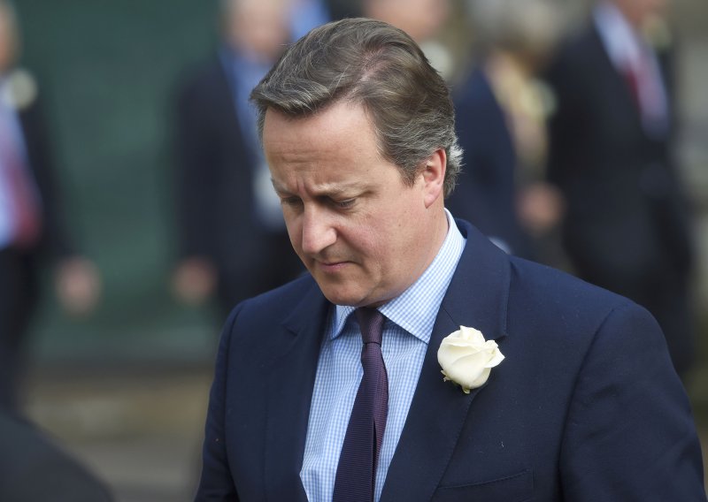 Cameron poziva parlament na 'ujedinjenje' protiv mržnje