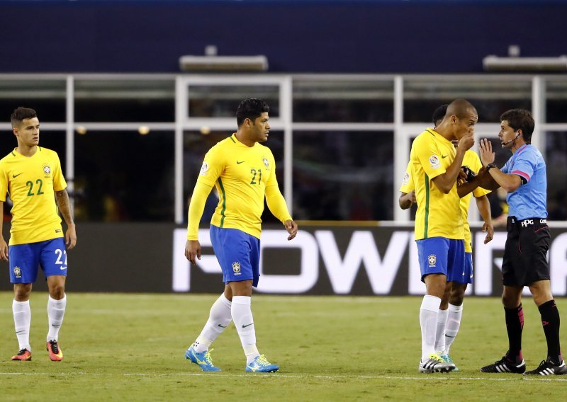 Debakl favorita; Brazil ispao nakon gola rukom
