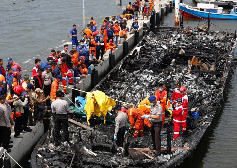 Najmanje 23 mrtvih u požaru na brodu u Indoneziji