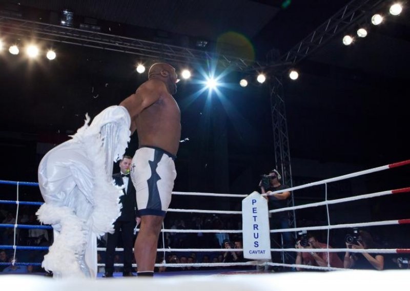 'Zvijer' Bob Sapp se vraća u ring; opet će biti sprdanja!