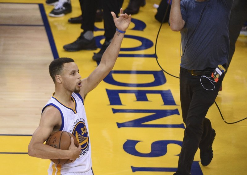 Curry se igra košarke; evo kako je odveo Golden State u finale Zapada!