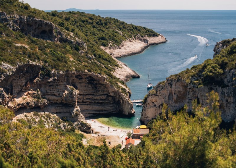 Plaža na Visu proglašena najljepšom u Europi