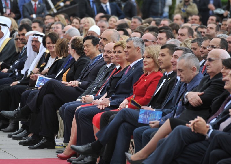 Predsjednica posjetila hrvatske vojnike na Kosovu
