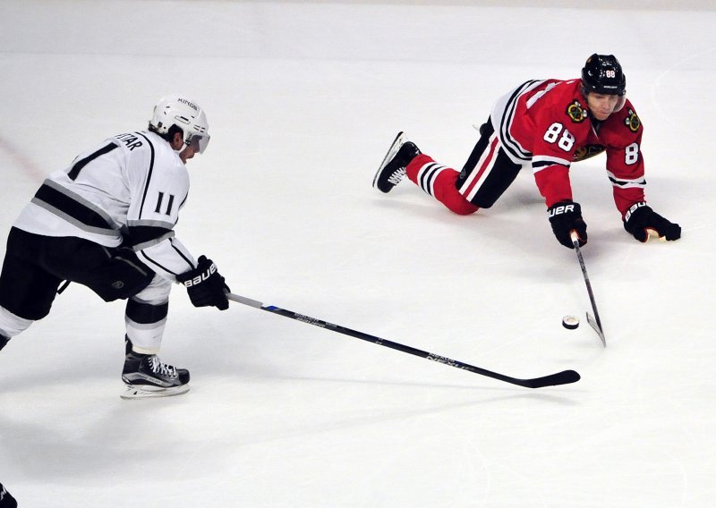 Četvrti uzastopni poraz Chicago Blackhawksa; 1. mjesto ugroženo