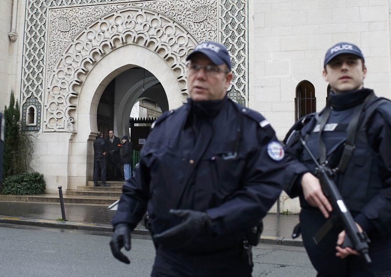 Četvero uhićeno u Parizu zbog planiranja napada
