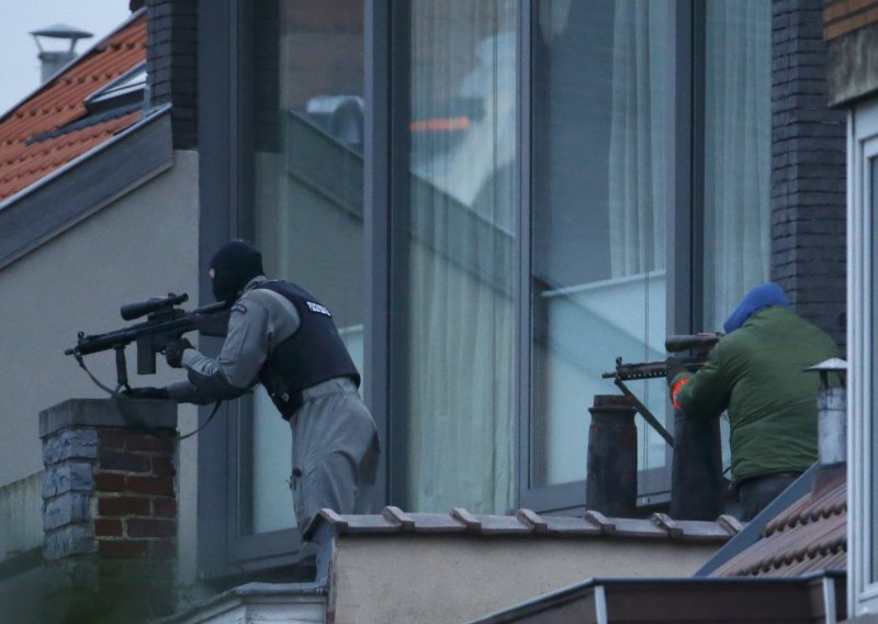 U akciji u Bruxellesu jedan terorist neutraliziran, dvojica u bijegu