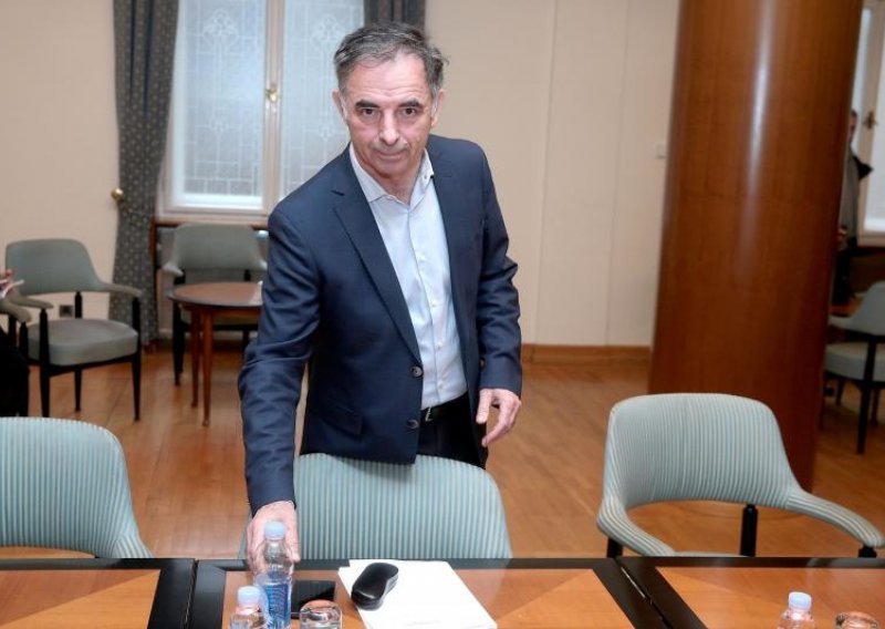 Pupovac napustio sabornicu: Cenzurirate me i pokušavate ušutkati!