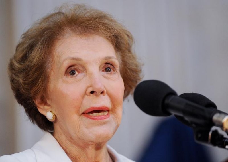 Umrla bivša prva dama SAD-a Nancy Reagan