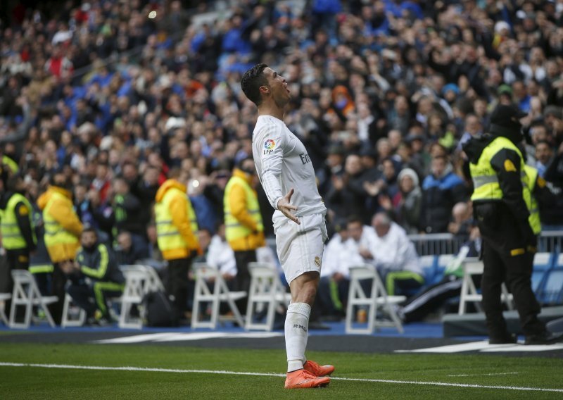 Ronaldo show: Prestigao Suareza, pa Telma Zarru...