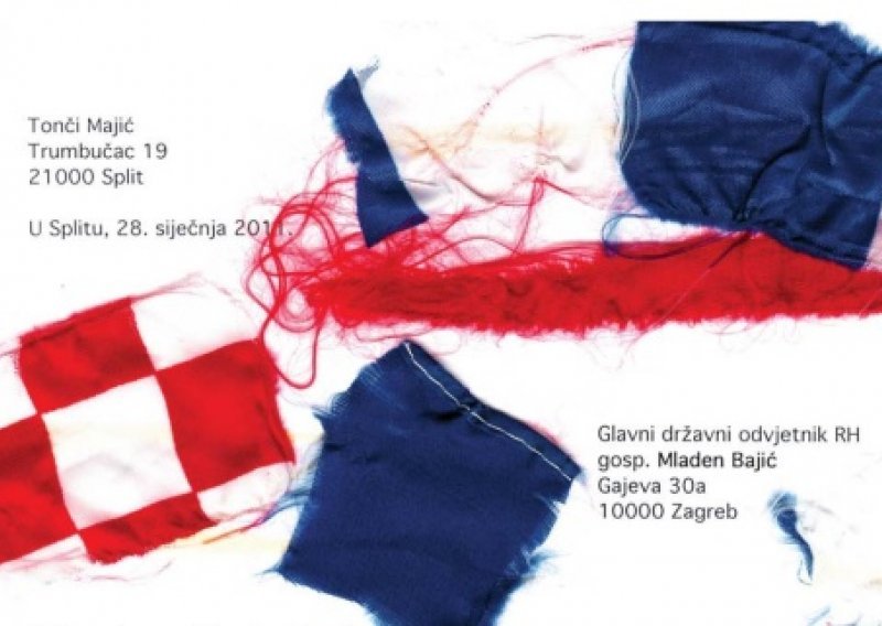 Komadi hrvatske zastave u Bajićevoj pošti