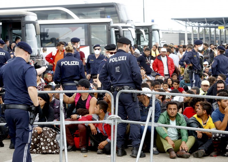 Austrija i dalje prima migrante, Slovenija se priprema za oštrije kontrole