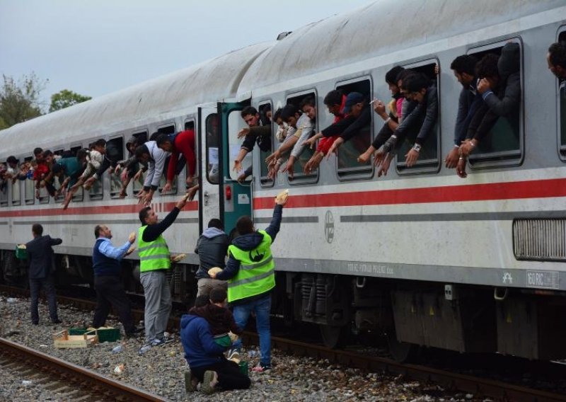 Mađarska zatvara željezničke prijelaze s Hrvatskom